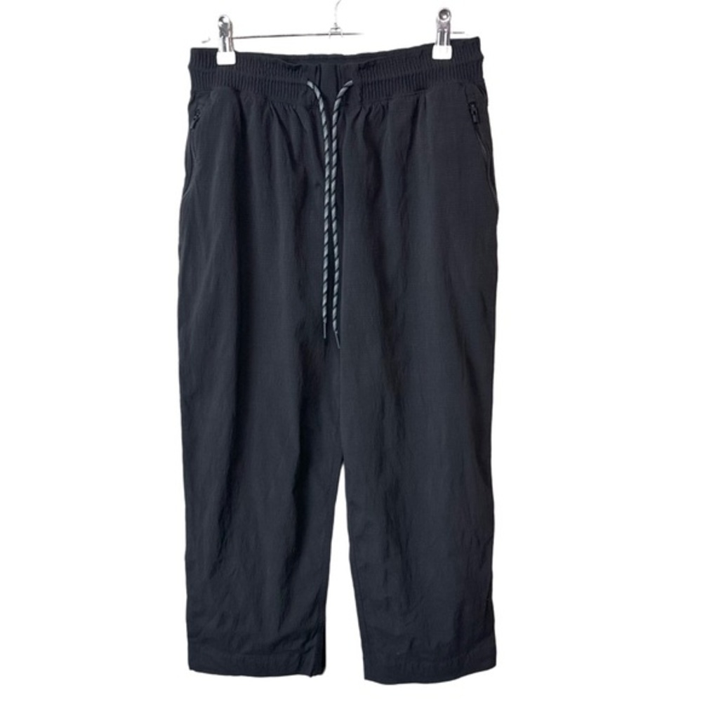 Athleta Trekkie Straight Crop Hiking Travel Pants Black Women 8 - Picture 3 of 6